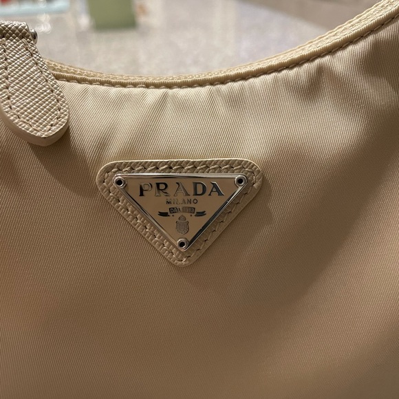 Prada bag 💜 - Picture 14 of 17